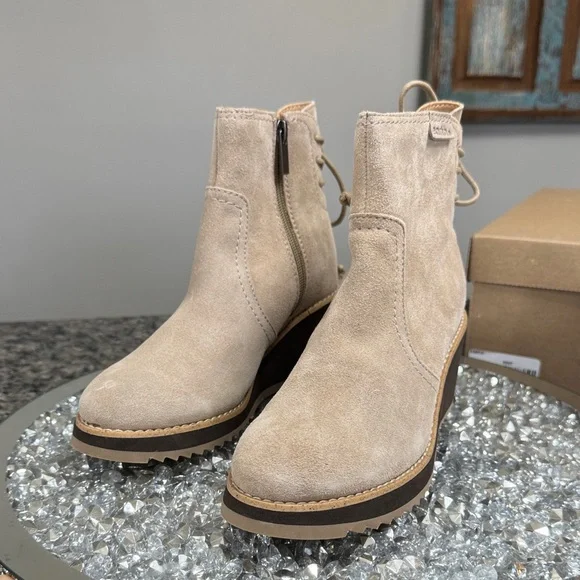 Earth Suede Wedge Bootie in Light Taupe NEW 6 - Picture 7 of 15